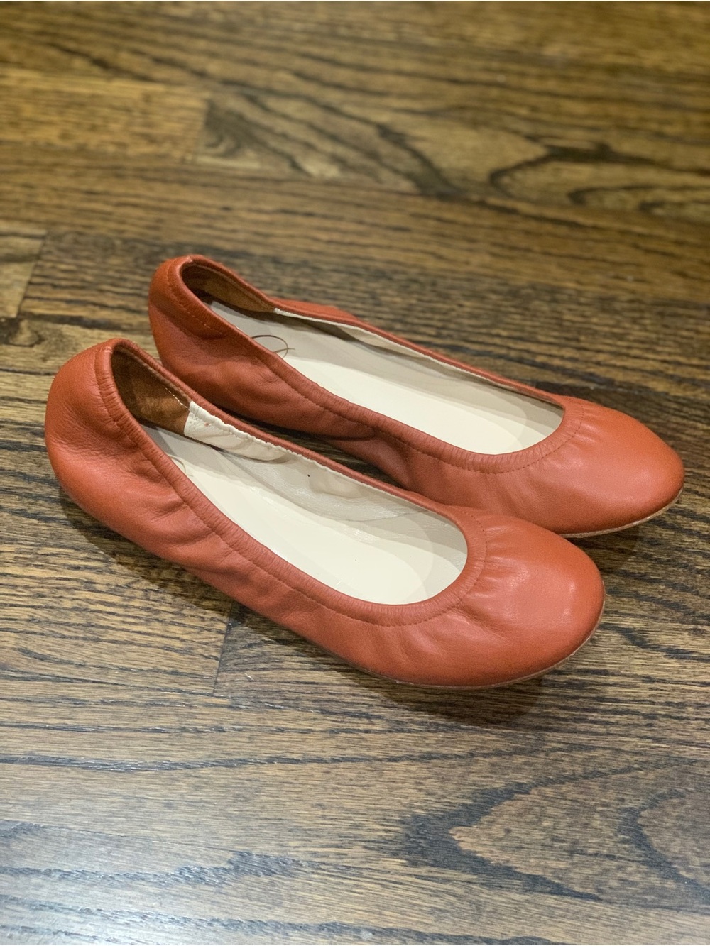 New Delman Gathered Ballet Flats Women’s Size 5 Burnt Orange